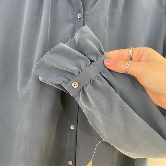 NEW Cremieux Blue Velvet Button Down Blouse Large Long-sleeved Ruffle Cuff - Picture 5 of 9